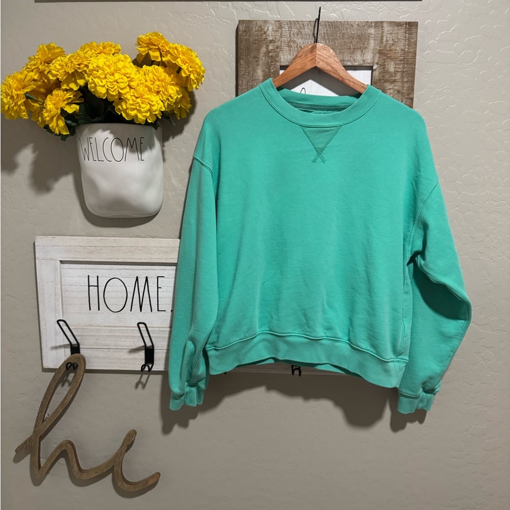 American Eagle crewneck